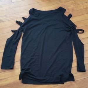 Z Y | Cut-Out Shoulder Long Sleeve Shirt